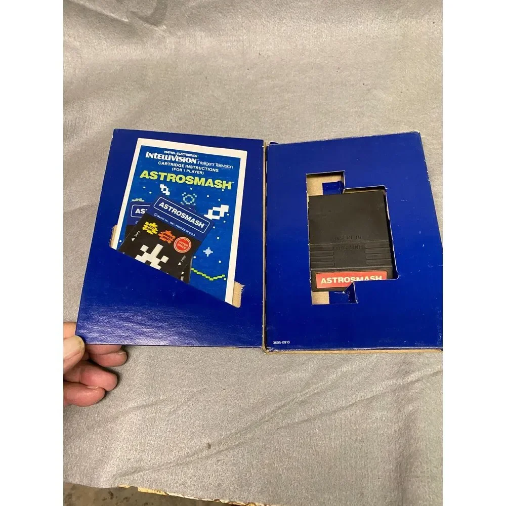 VTG LOT OF 5 INTELLIVISION GAMES UTOPIA, SNAFU, ASTROSMASH, VECTRON, STAR STRIKE